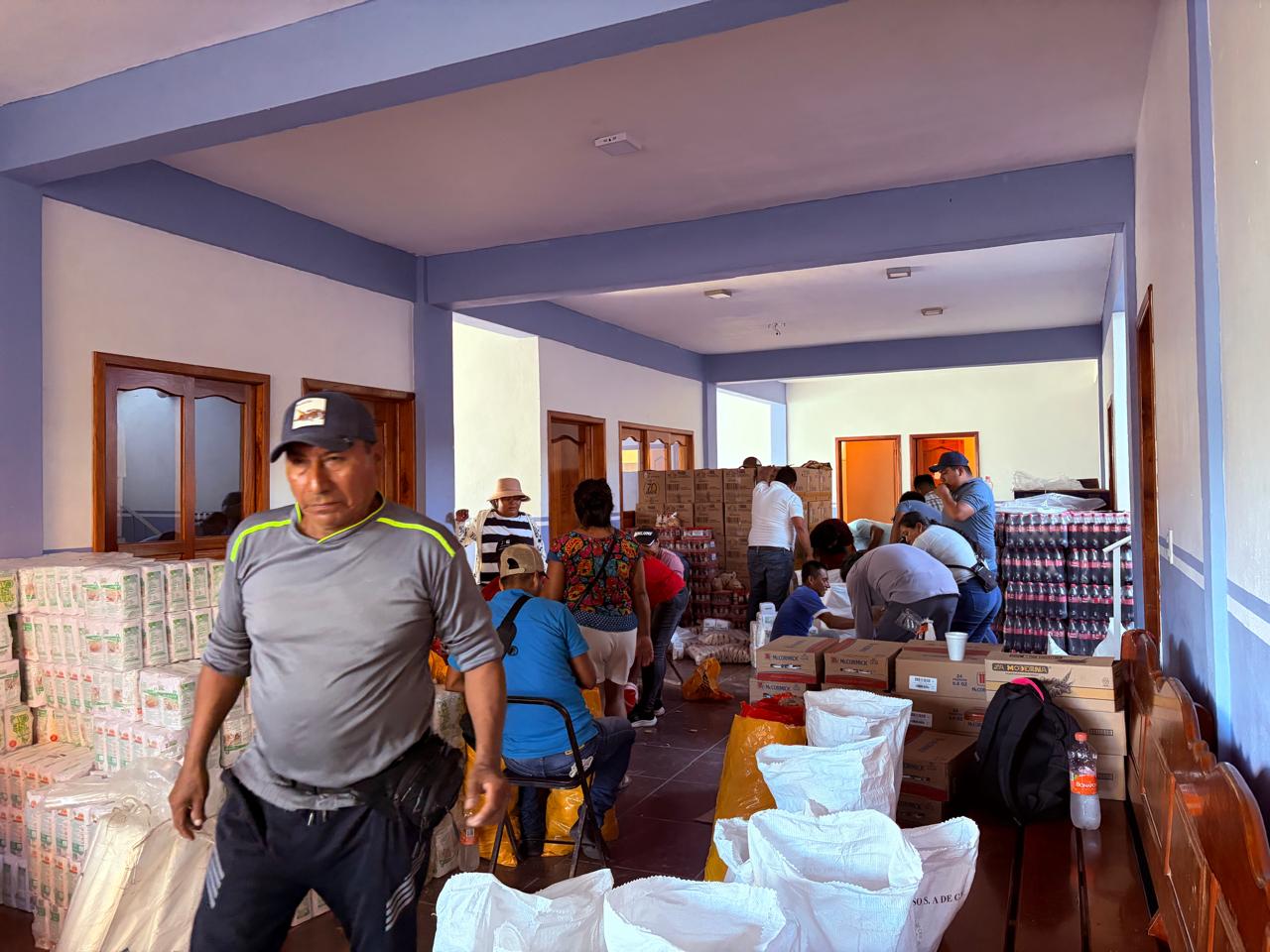 ENTREGA DE DESPENSA A LOS PADRES DE FAMILIA (DIA DEL PADRE)